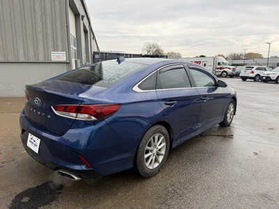 2018 Hyundai Sonata, $14500. Photo 3