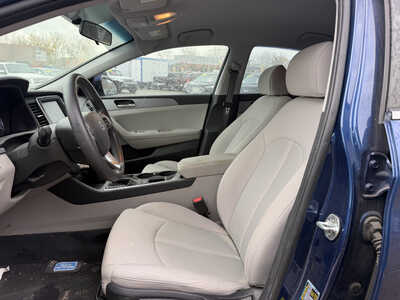 2018 Hyundai Sonata, $14500. Photo 6