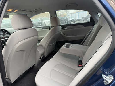 2018 Hyundai Sonata, $14500. Photo 7