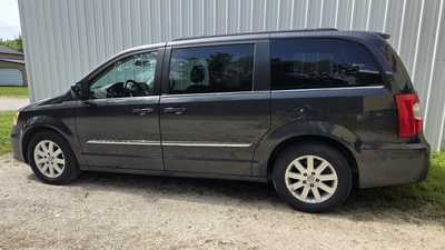 2012 Chrysler Town & Country, $5500. Photo 2