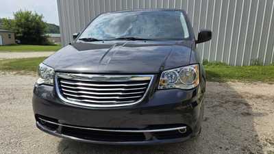 2012 Chrysler Town & Country, $5500. Photo 5