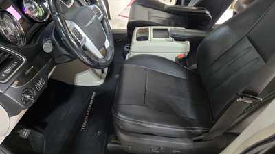 2012 Chrysler Town & Country, $5500. Photo 8