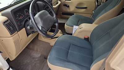 2002 Jeep Wrangler, $8900. Photo 11