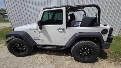 2013 Jeep Wrangler, $13333. Photo 2