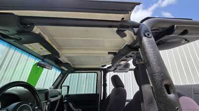 2013 Jeep Wrangler, $13333. Photo 5