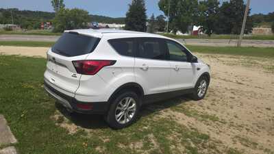 2019 Ford Escape, $7995. Photo 4