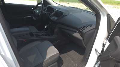 2019 Ford Escape, $7995. Photo 7