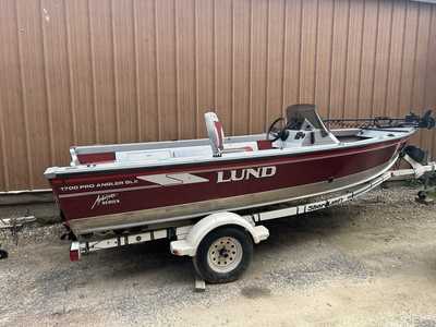 1995 Lund 1700 PRO ANGLER DLX, $4695. Photo 1