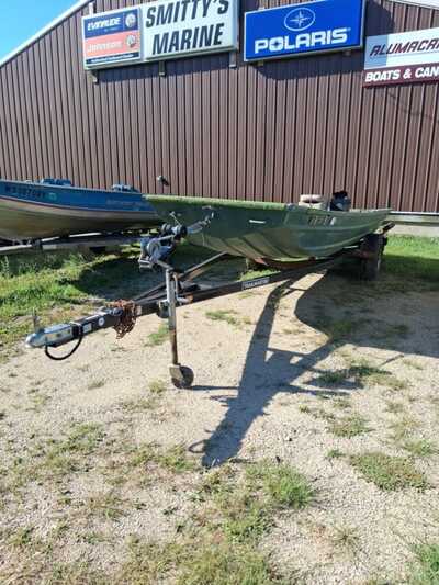 1982 Alumacraft 1670 Jon boat, $1850. Photo 1