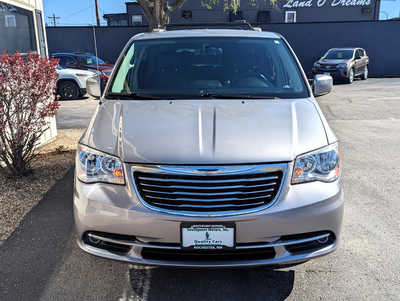 2014 Chrysler Town & Country, $14900. Photo 6