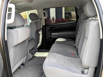 2011 Toyota Tundra Crew Cab, $17900. Photo 9