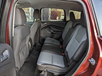 2014 Ford Escape, $7900. Photo 9