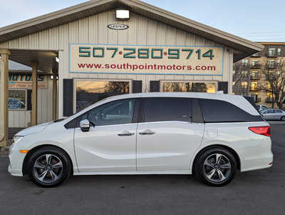 2018 Honda Odyssey, $15900. Photo 2