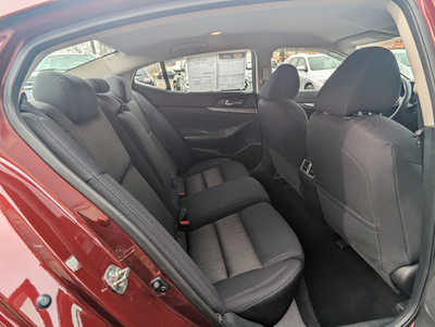 2016 Nissan Maxima, $11900. Photo 10