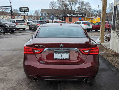 2016 Nissan Maxima, $11900. Photo 4
