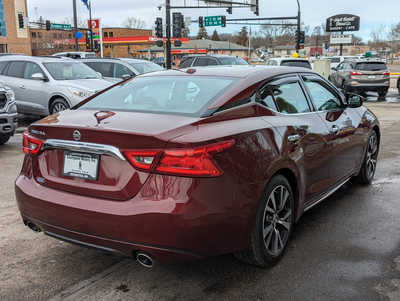 2016 Nissan Maxima, $11900. Photo 5