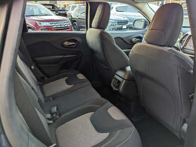 2014 Jeep Cherokee, $10900. Photo 11