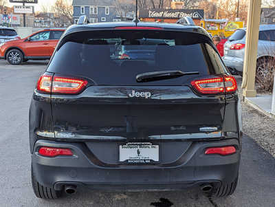 2014 Jeep Cherokee, $10900. Photo 4