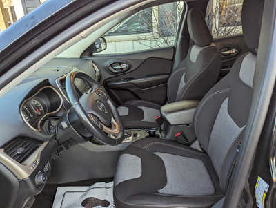 2014 Jeep Cherokee, $10900. Photo 8