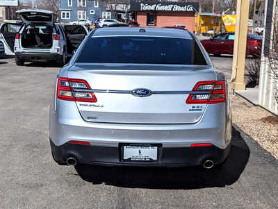 2015 Ford Taurus, $10900. Photo 4