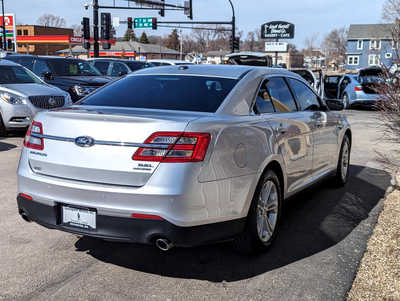 2015 Ford Taurus, $10900. Photo 5