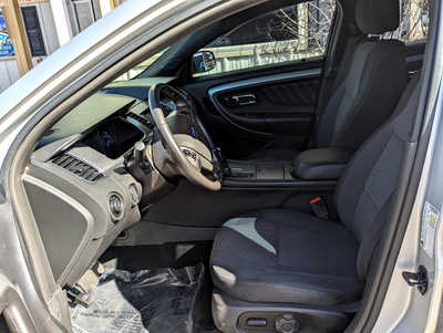 2015 Ford Taurus, $10900. Photo 8