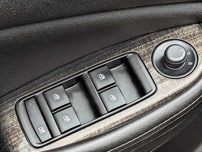 2016 Chevrolet Malibu, $12900. Photo 12