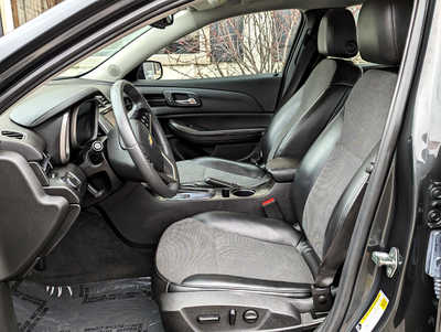 2016 Chevrolet Malibu, $12900. Photo 8