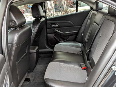 2016 Chevrolet Malibu, $12900. Photo 9