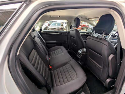 2015 Ford Fusion, $12900. Photo 10