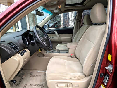2010 Toyota Highlander, $12900. Photo 8