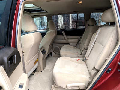 2010 Toyota Highlander, $12900. Photo 9
