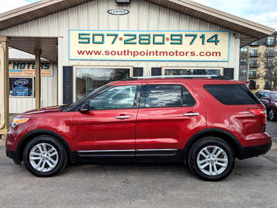 2013 Ford Explorer, $10900. Photo 2