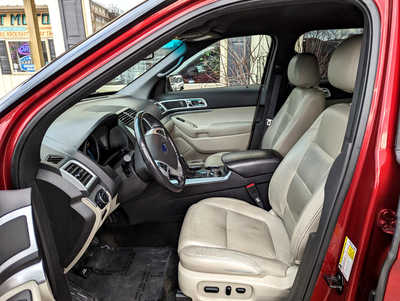 2013 Ford Explorer, $10900. Photo 8