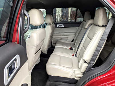 2013 Ford Explorer, $10900. Photo 9