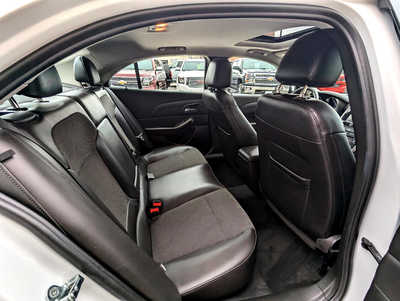 2016 Chevrolet Malibu, $10900. Photo 10