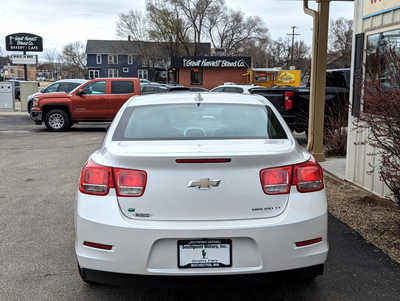 2016 Chevrolet Malibu, $10900. Photo 4