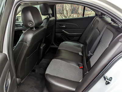 2016 Chevrolet Malibu, $10900. Photo 9