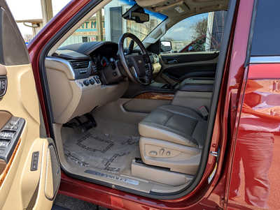 2019 Chevrolet Suburban, $30900. Photo 10