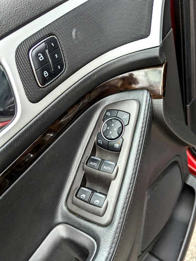 2015 Ford Explorer, $15900. Photo 8