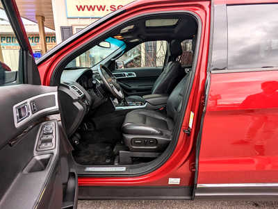 2015 Ford Explorer, $15900. Photo 9