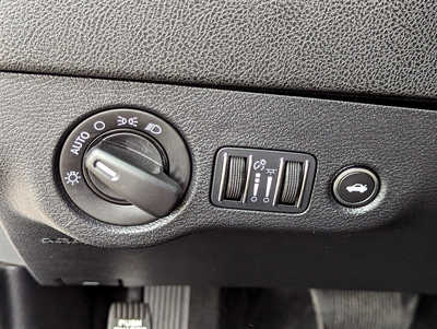 2014 Dodge Charger, $12900. Photo 12