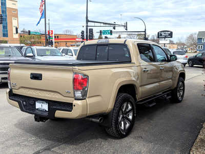 2016 Toyota Tacoma, $27900. Photo 5