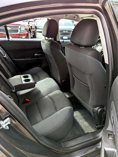 2015 Chevrolet Cruze, $7900. Photo 10
