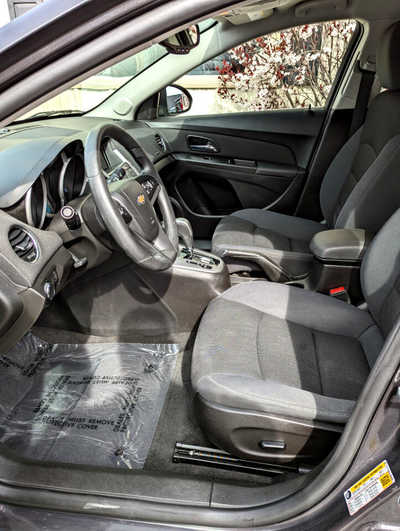 2015 Chevrolet Cruze, $7900. Photo 8