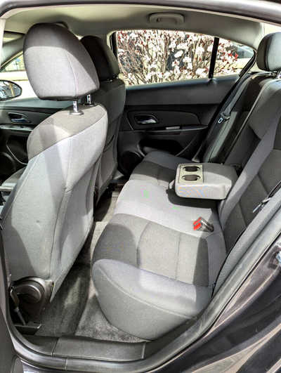 2015 Chevrolet Cruze, $7900. Photo 9