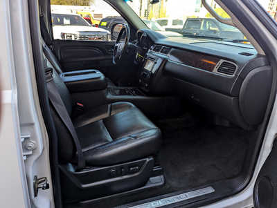 2013 GMC Yukon XL, $14900. Photo 11