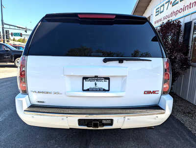 2013 GMC Yukon XL, $14900. Photo 3