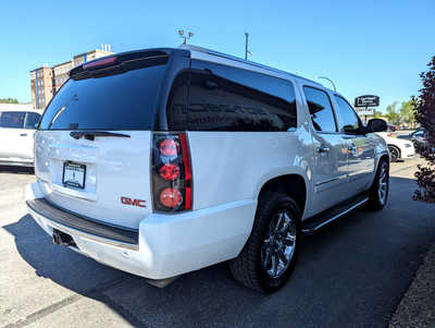 2013 GMC Yukon XL, $14900. Photo 4
