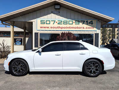 2017 Chrysler 300, $16900. Photo 3